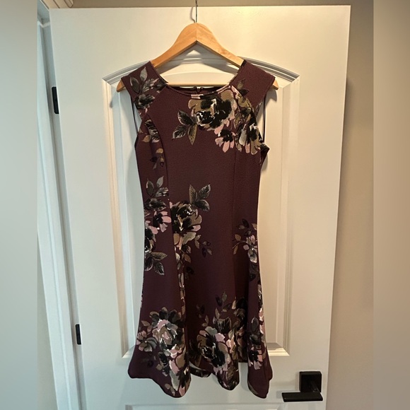 Le Chateau Floral Sleeveless Dress - Purple, Waffle Texture - Picture 1 of 4